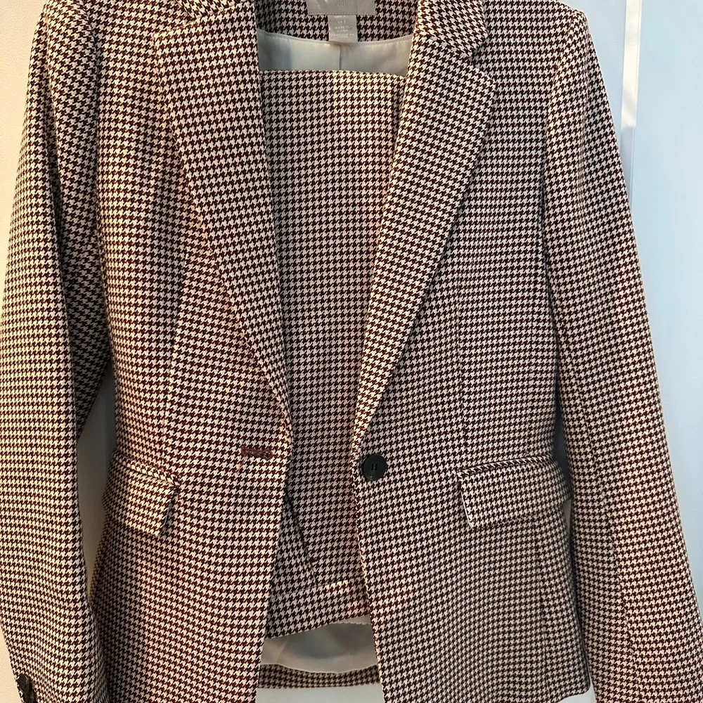 H&M Burgundy and White Houndstooth Set - Picture 2 of 7